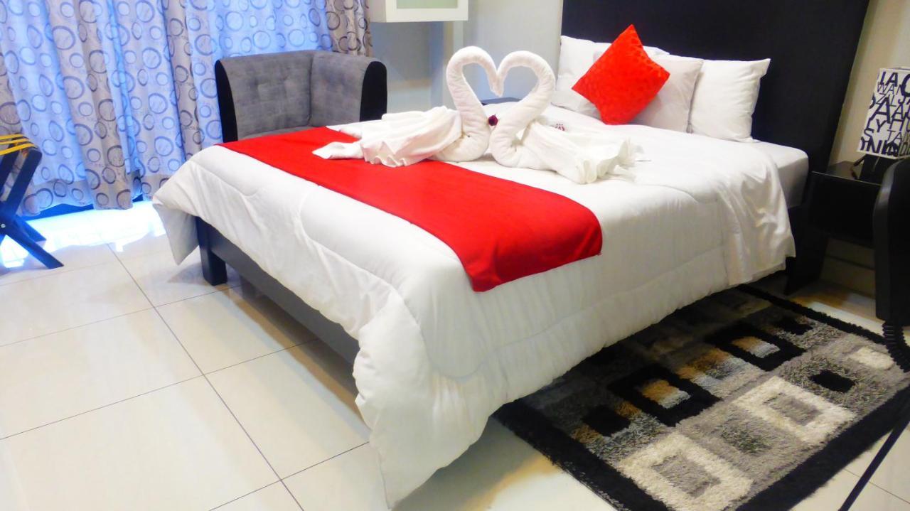 Hotel El Rubi Уарас Екстер'єр фото
